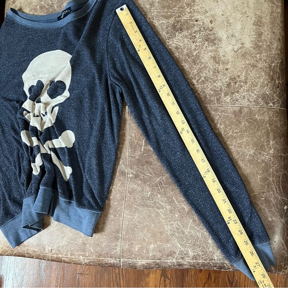 Wildfox Womens Gray Skull Heart Eyes Graphic Jumper Sweatshirt Size Small Soft - Picture 10 of 10